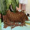 Bandolera piel tachas camel